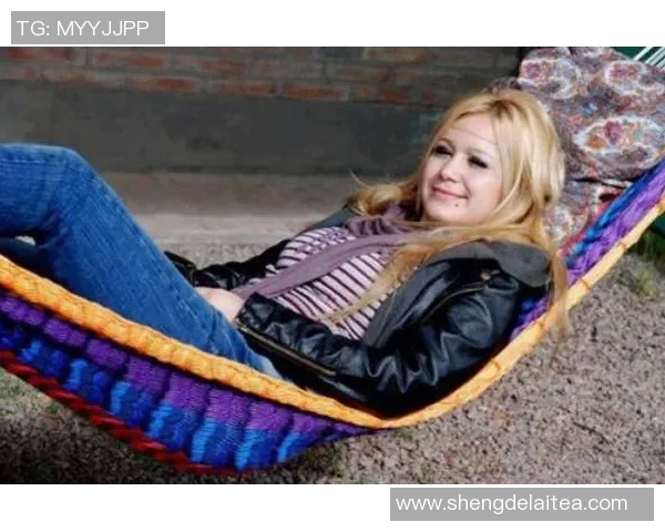 足球明星如何通过个人魅力与社交媒体迅速走红的背后故事揭秘